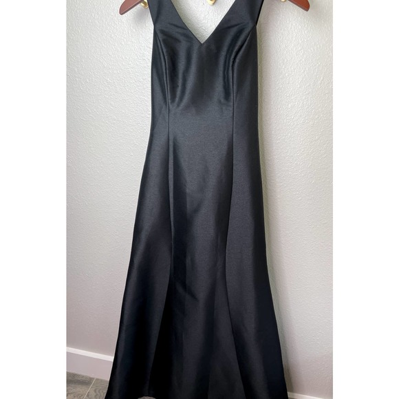 Monique Lhuillier Bustled Peplum Back Gown - Picture 2 of 4